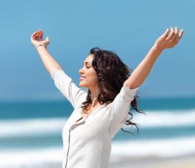 girl_waving_arms_537421105.jpg